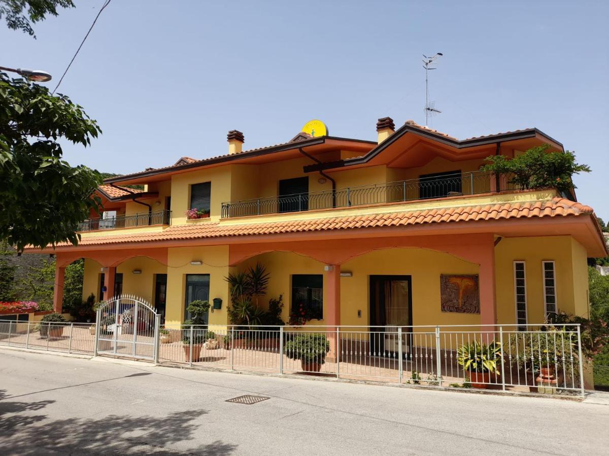 Bed & Breakfast "David" Tornareccio Buitenkant foto