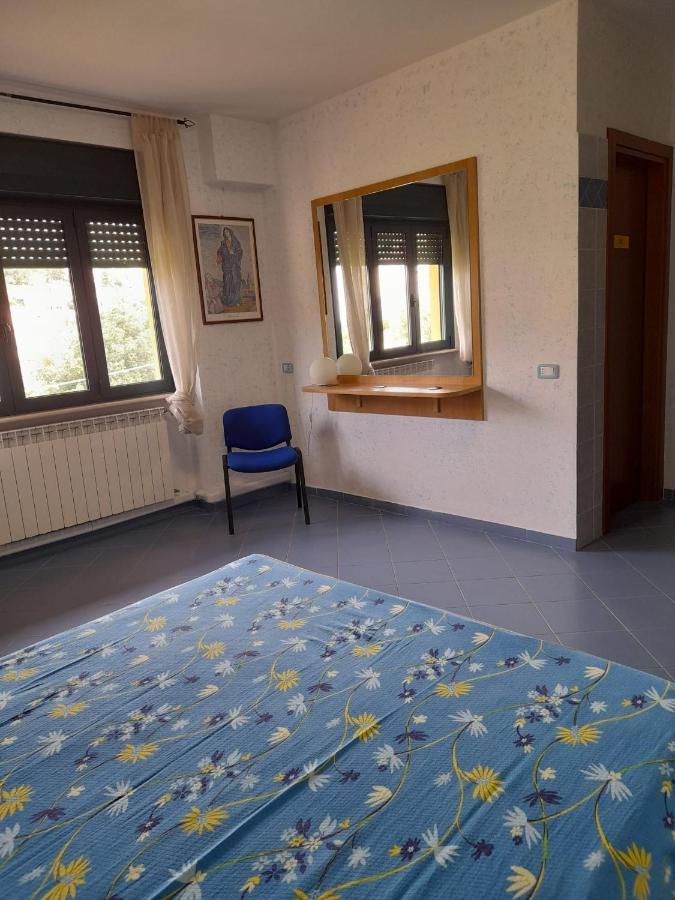 Bed & Breakfast "David" Tornareccio Buitenkant foto